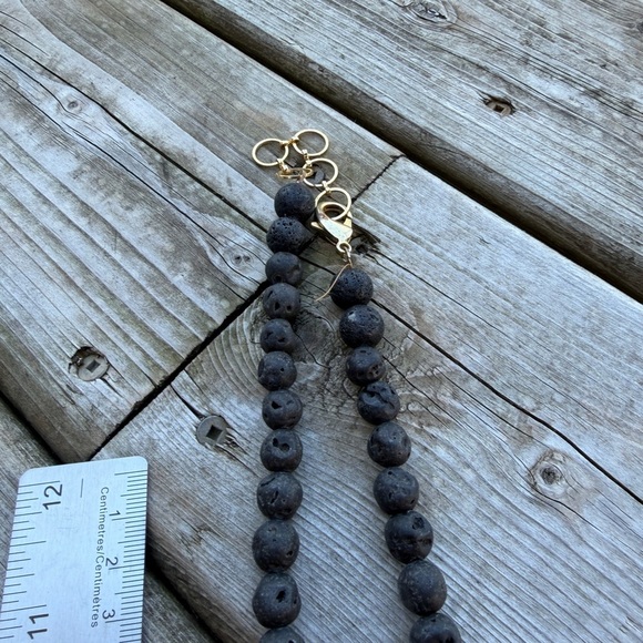 Elegant Black and Gold Necklace - Picture 3 of 6